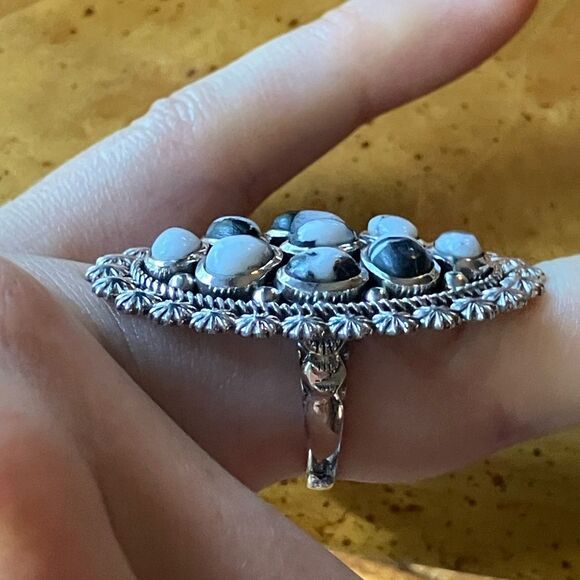 White Buffalo Sterling Silver Statement Ring Size 7 - Picture 3 of 9